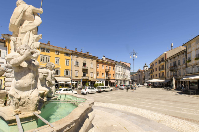 Locale commerciale in vendita a Gorizia