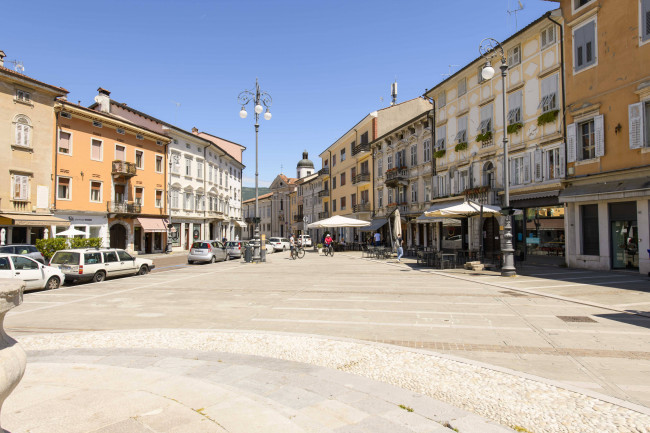 Locale commerciale in vendita a Gorizia