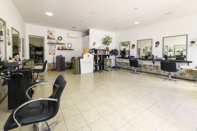 Locale commerciale in vendita a Gorizia