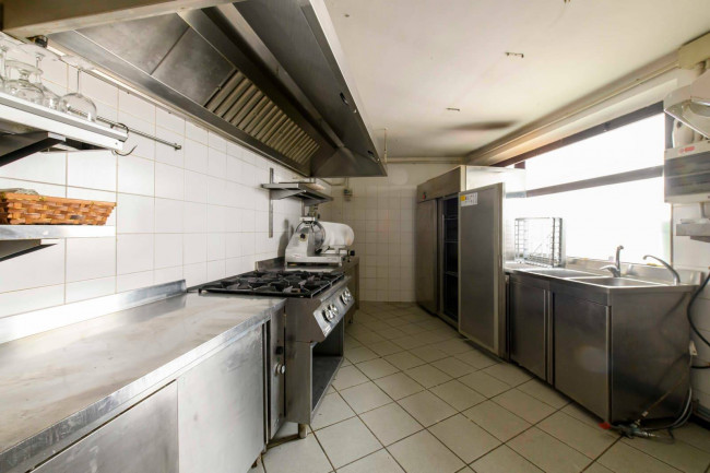 Gewerberaum / Ladenlokal zu verkauf in Cormons