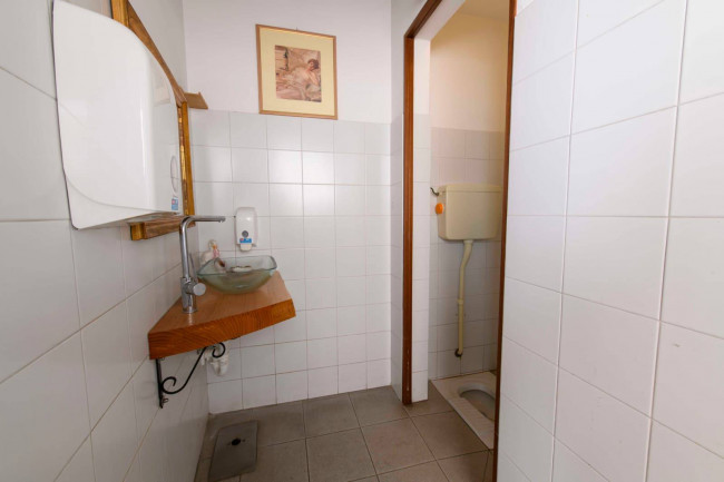Gewerberaum / Ladenlokal zu verkauf in Cormons