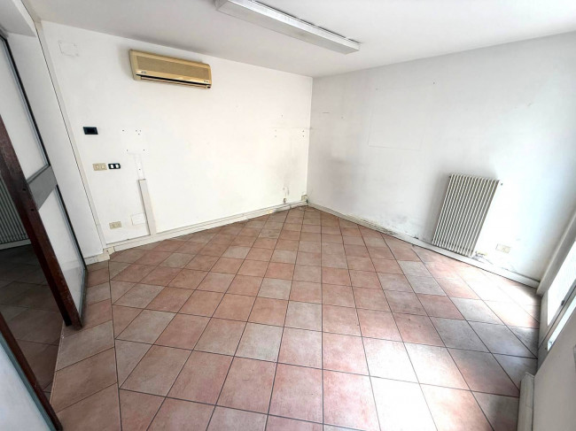 Gewerberaum / Ladenlokal zu mieten in Gorizia