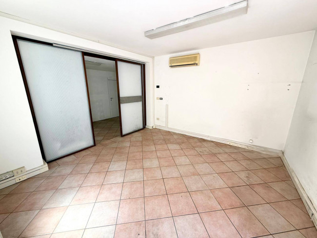 Gewerberaum / Ladenlokal zu mieten in Gorizia