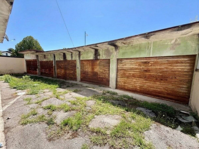 Box o garage in vendita a Gorizia