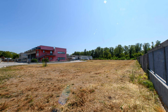 Terreno edificabile in vendita a Farra d'Isonzo