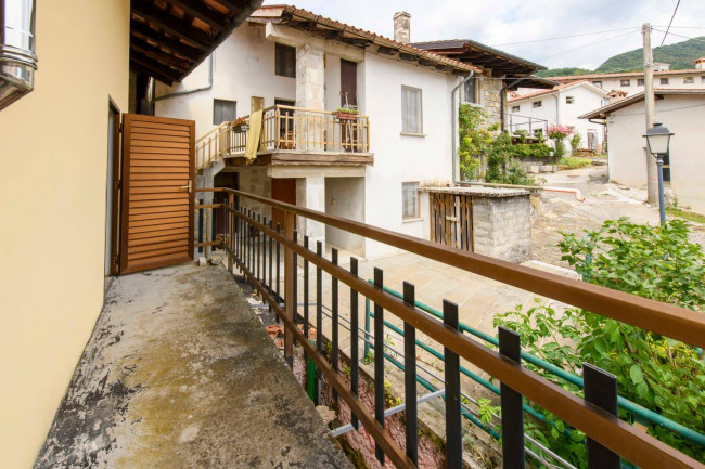 Casa accostata in vendita a Pulfero