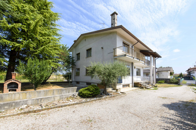 Appartamento in vendita a Chiopris-Viscone