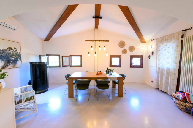 Villa for sale in Cormons