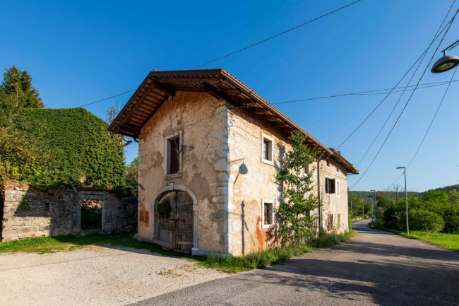 Rustico in vendita a Doberdò del Lago
