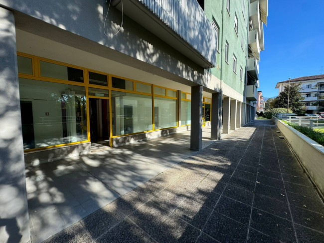 Locale commerciale in vendita a Gorizia