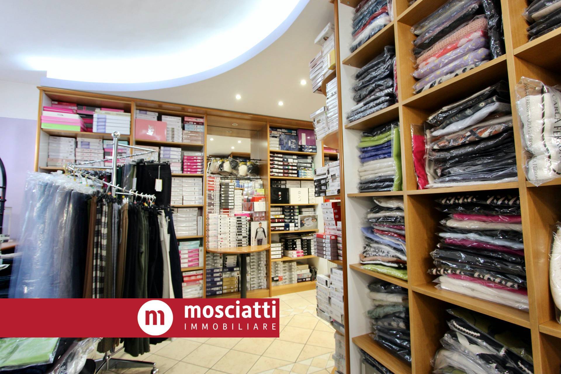Fondo commerciale in vendita a Matelica (MC)