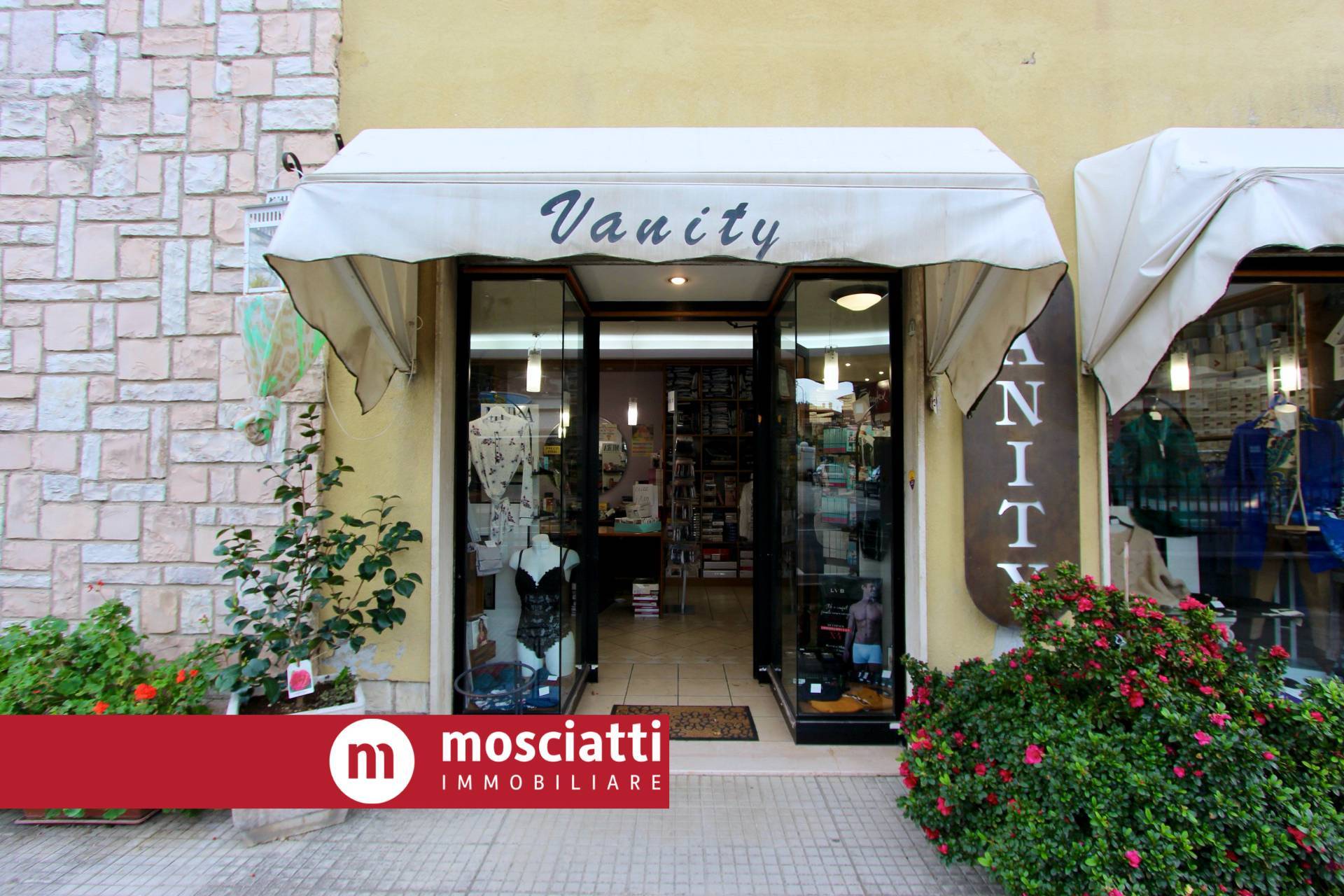 Attività commerciale in vendita a Matelica (MC)