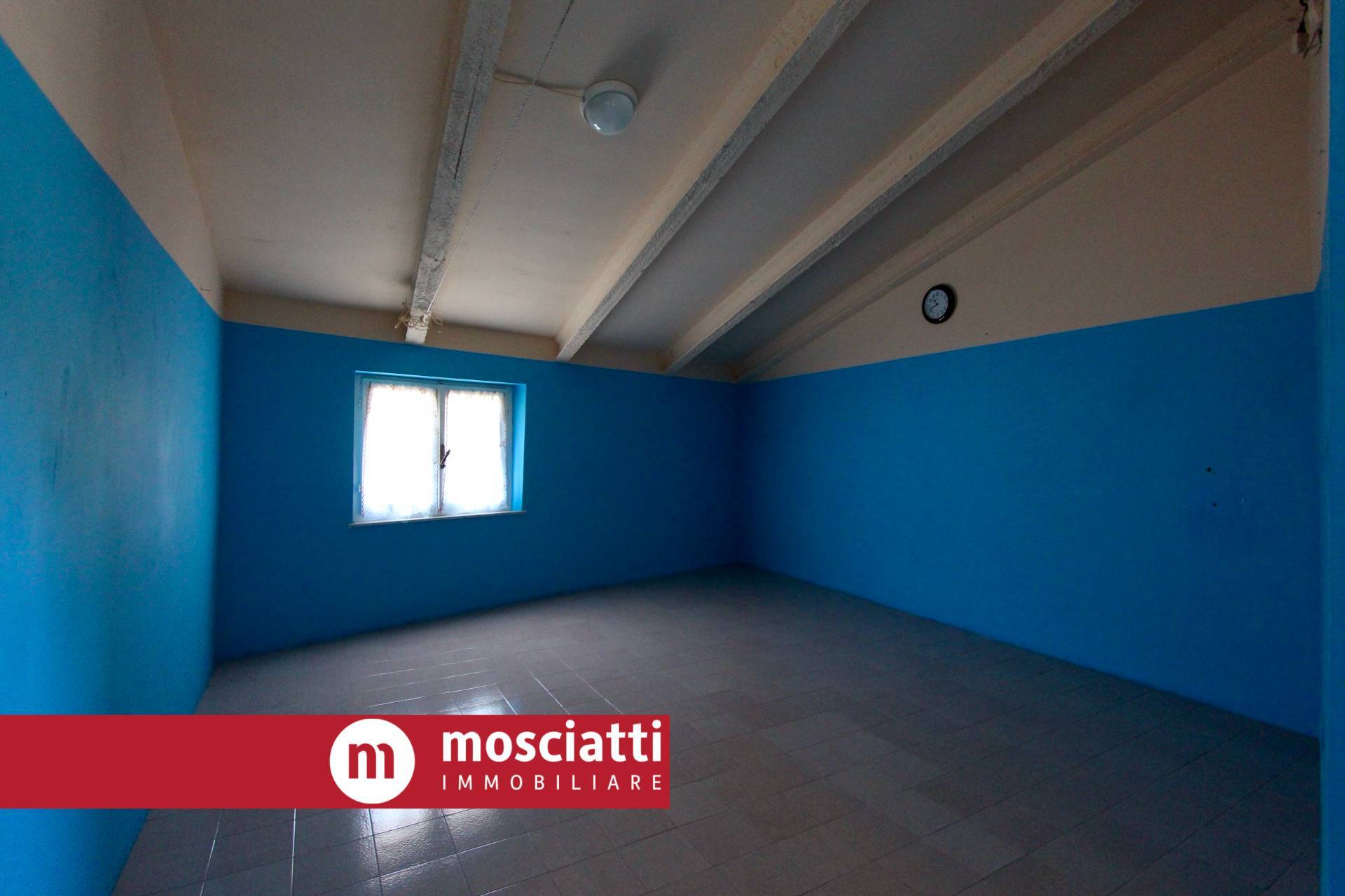 Casa indipendente in vendita a Matelica (MC)
