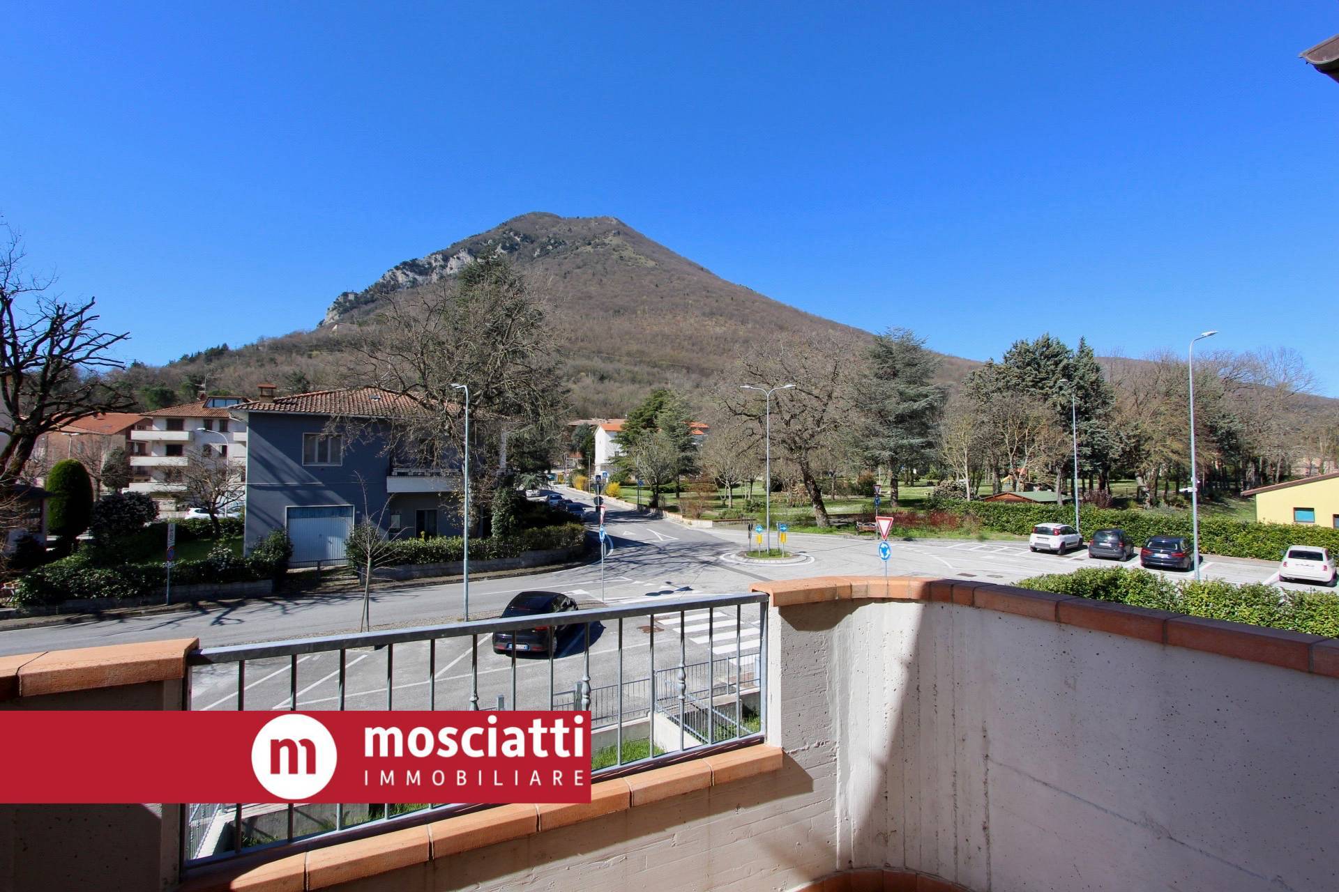 Duplex in vendita a Esanatoglia (MC)