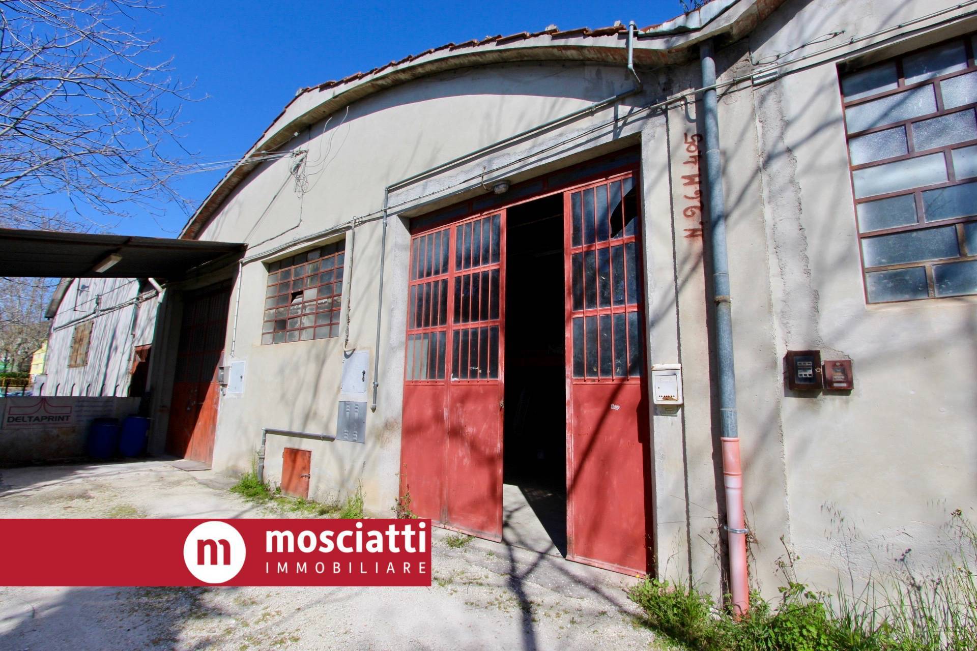 Fondo commerciale in vendita a San Severino Marche (MC)