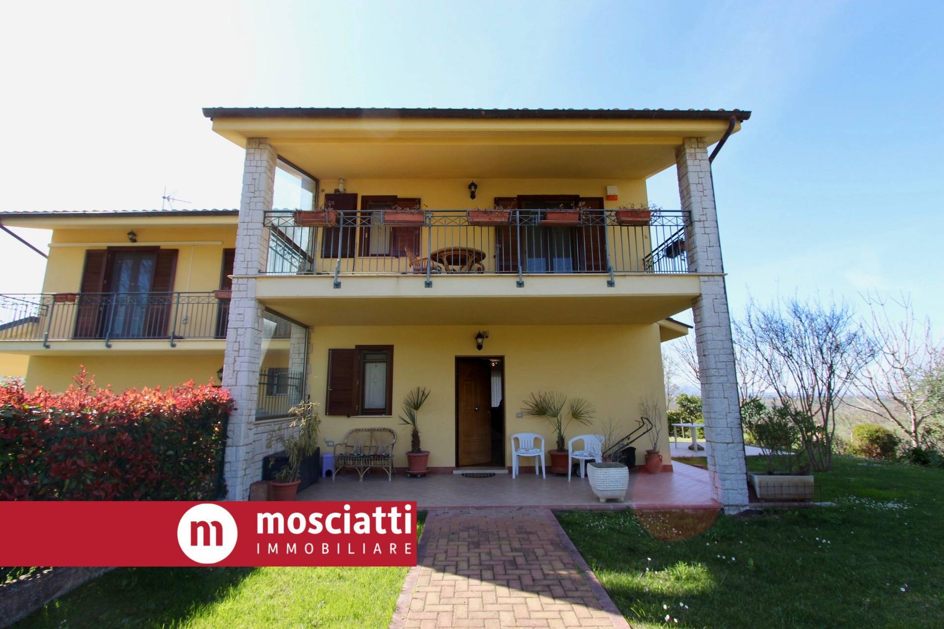 Villa in vendita a Camerino (MC)