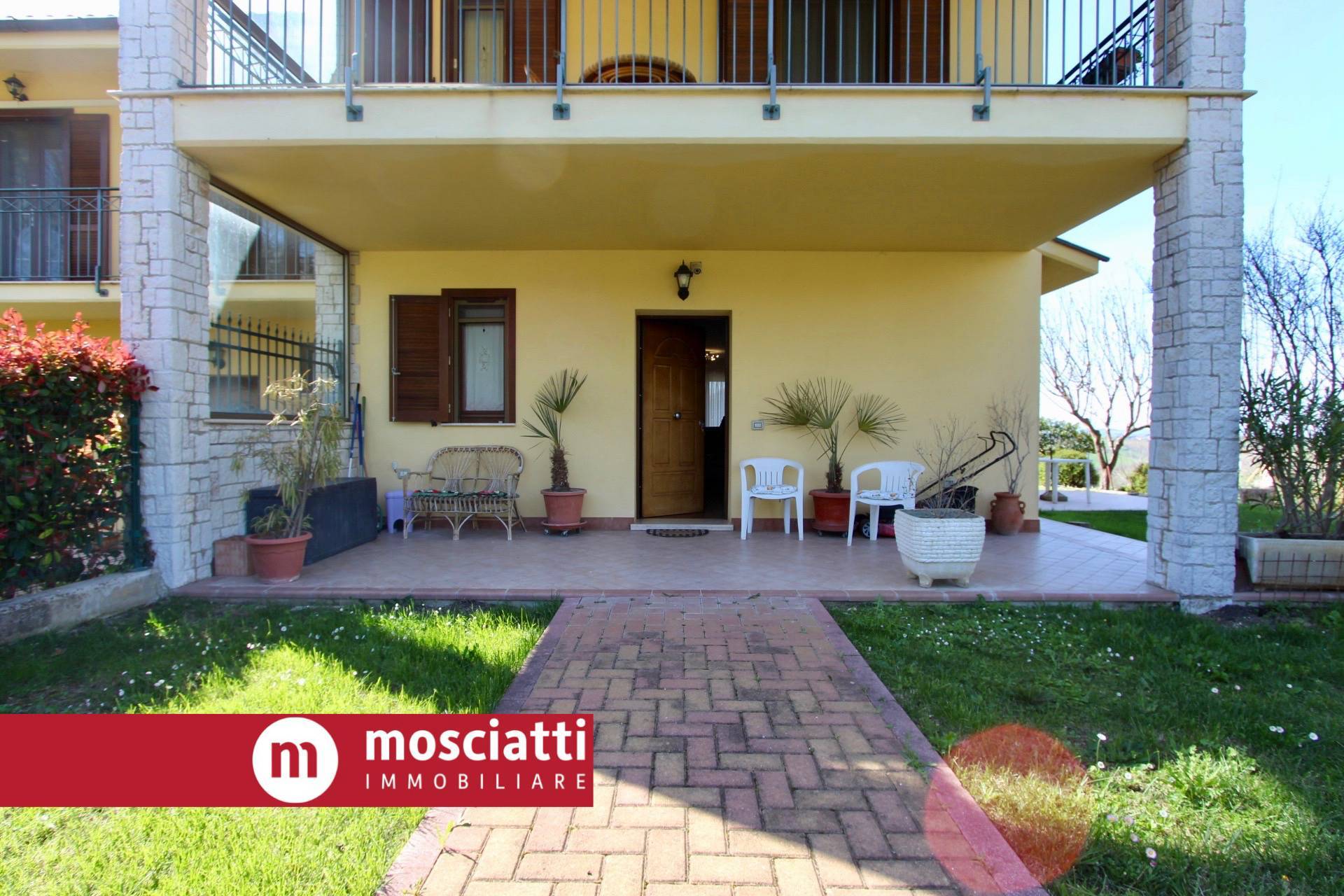 Villa in vendita a Camerino (MC)