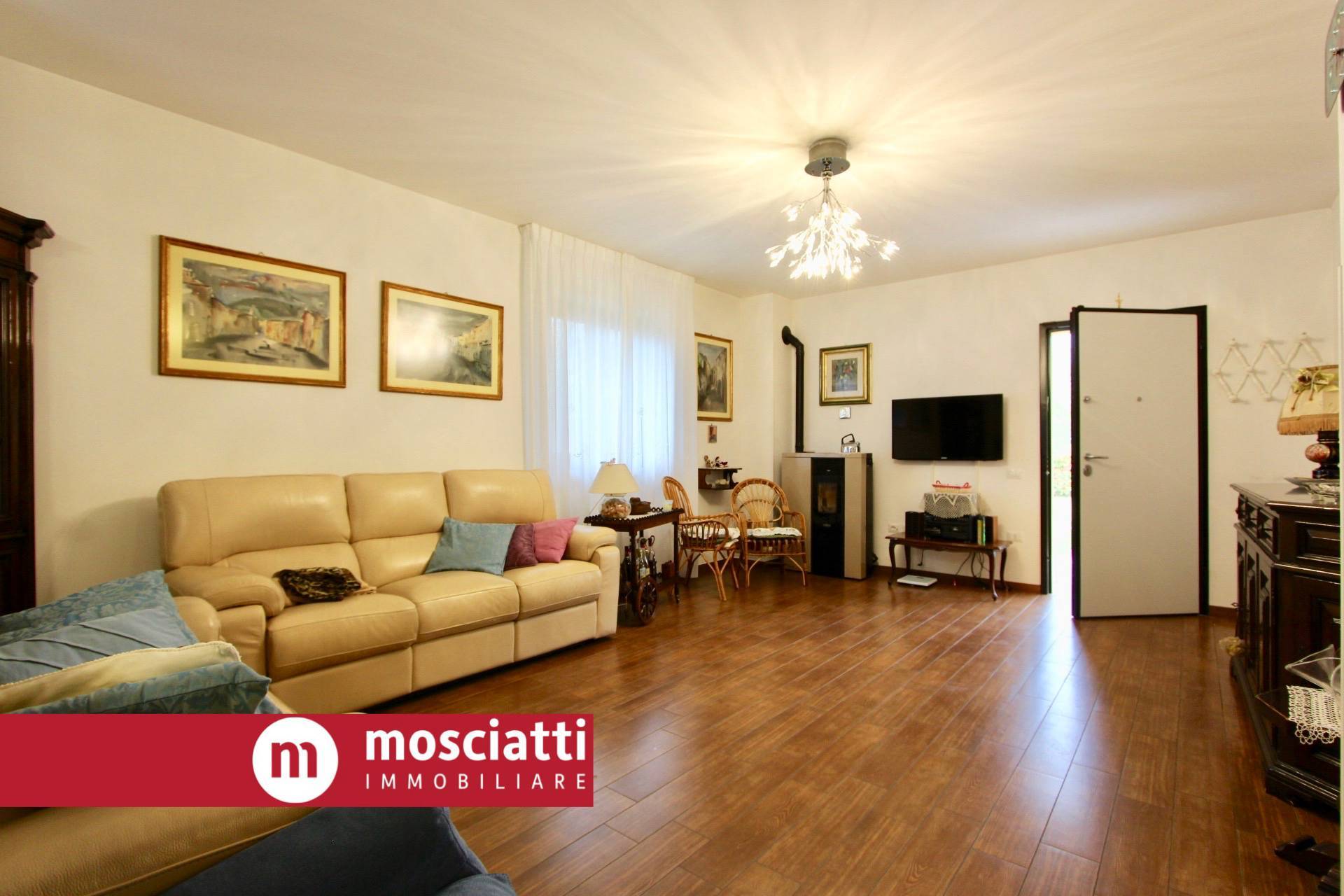 Villa in vendita a Camerino (MC)