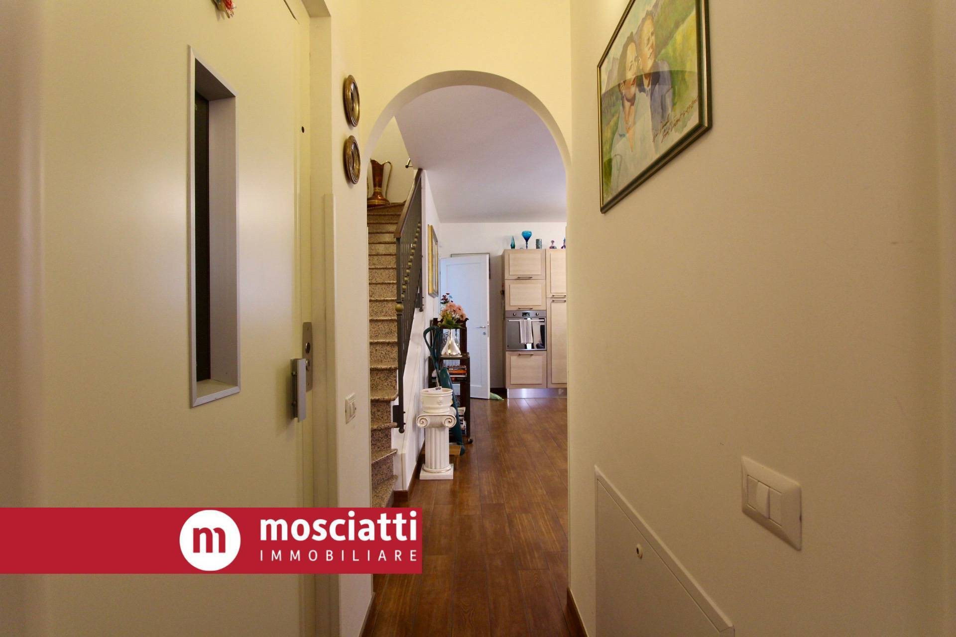 Villa in vendita a Camerino (MC)