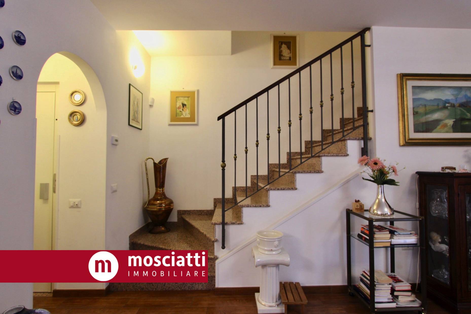 Villa in vendita a Camerino (MC)