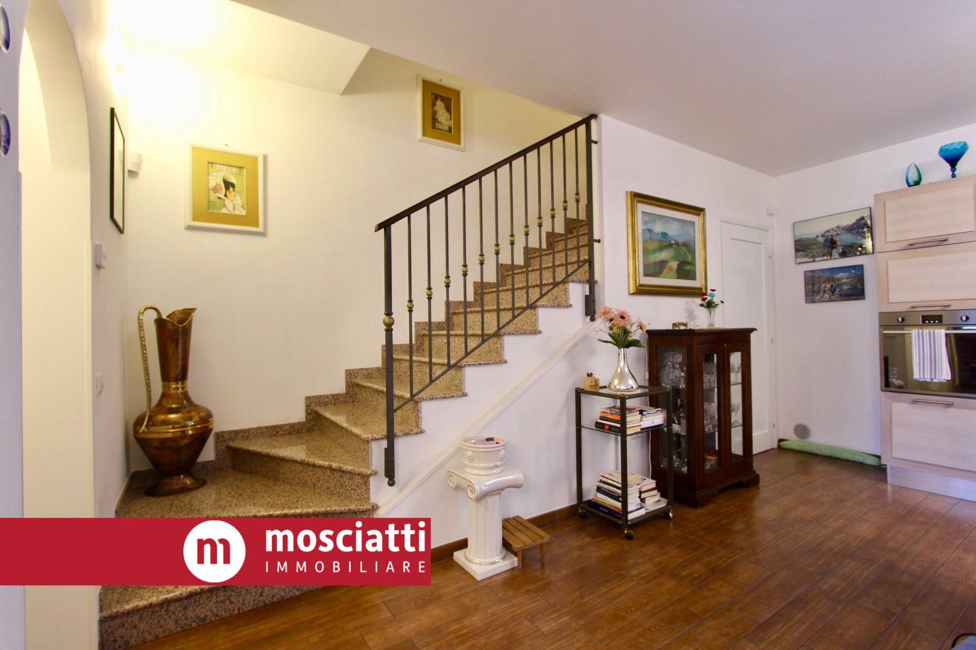 Villa in vendita a Camerino (MC)