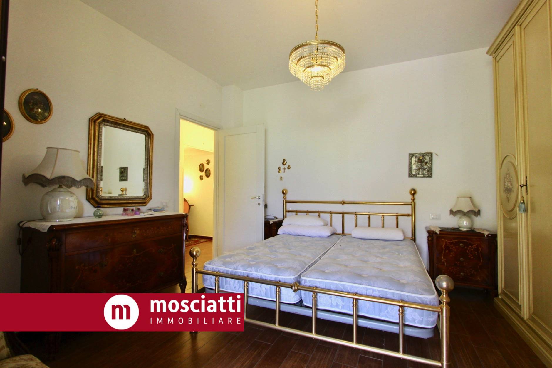 Villa in vendita a Camerino (MC)