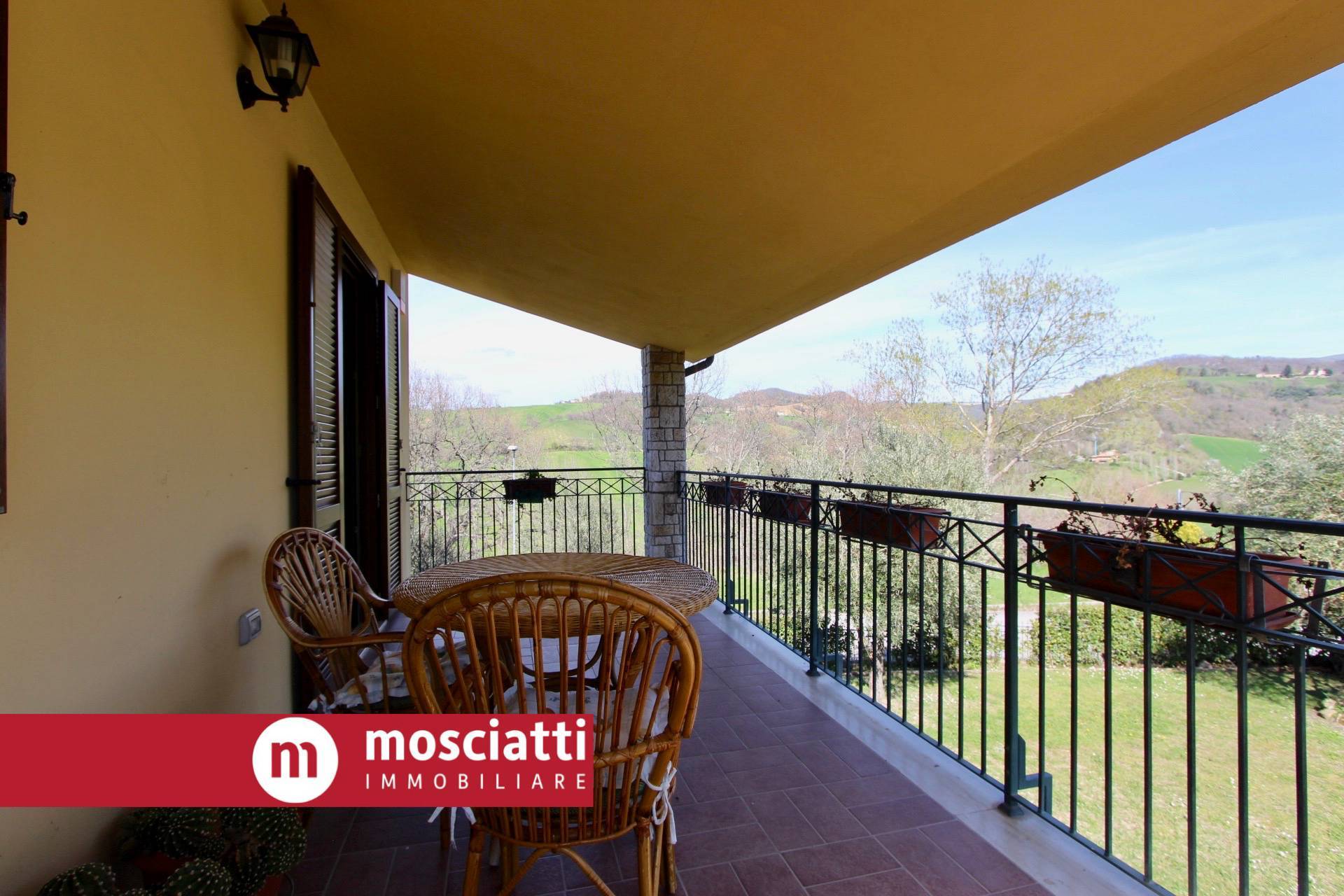 Villa in vendita a Camerino (MC)