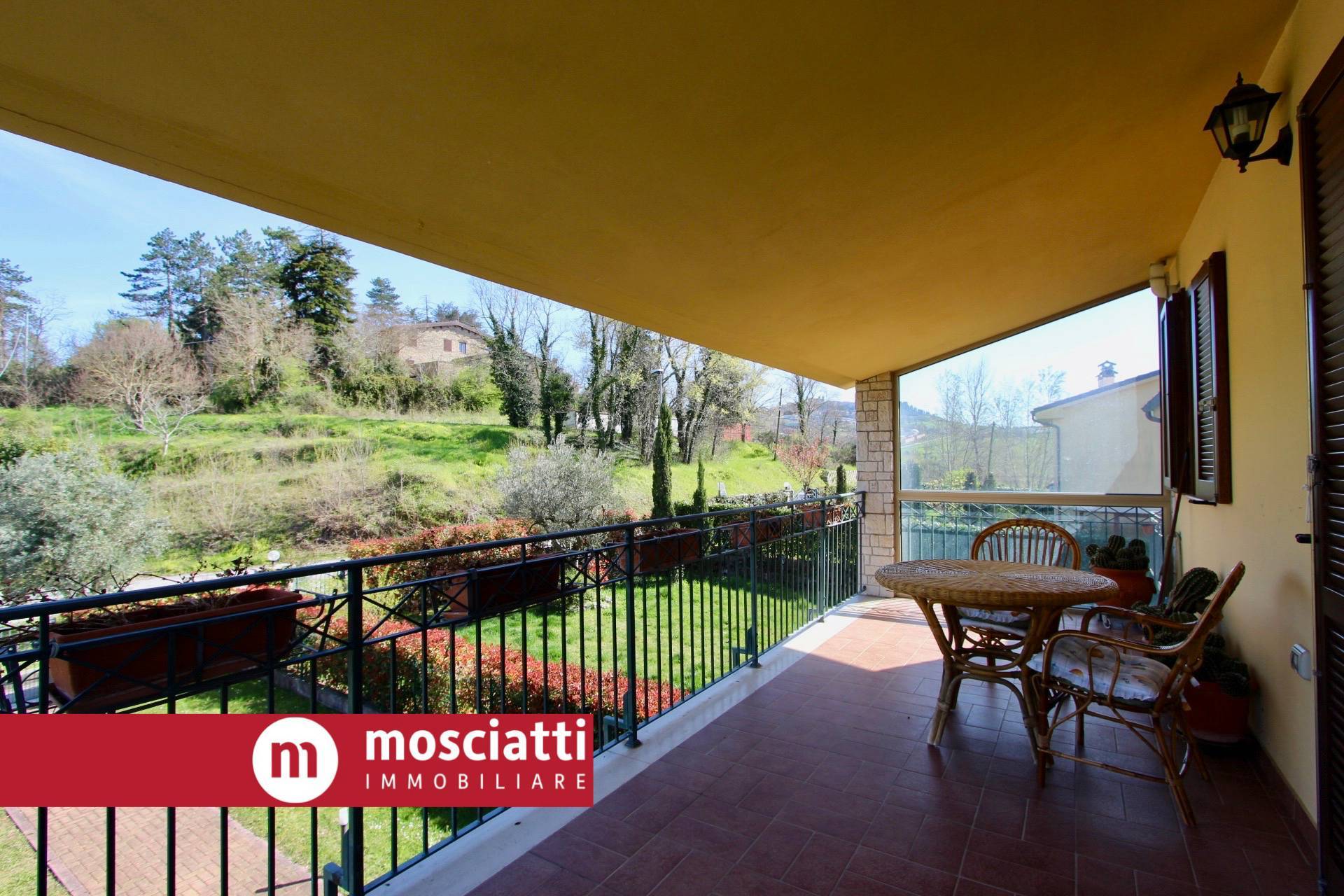 Villa in vendita a Camerino (MC)