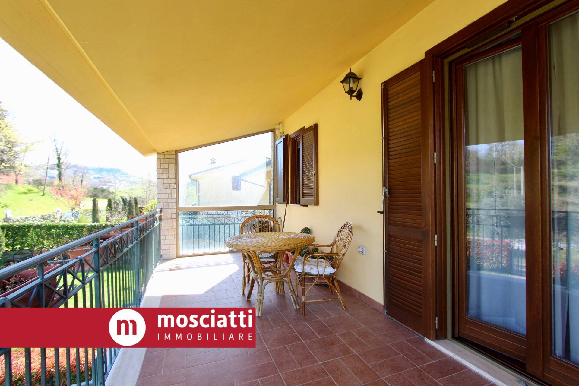 Villa in vendita a Camerino (MC)