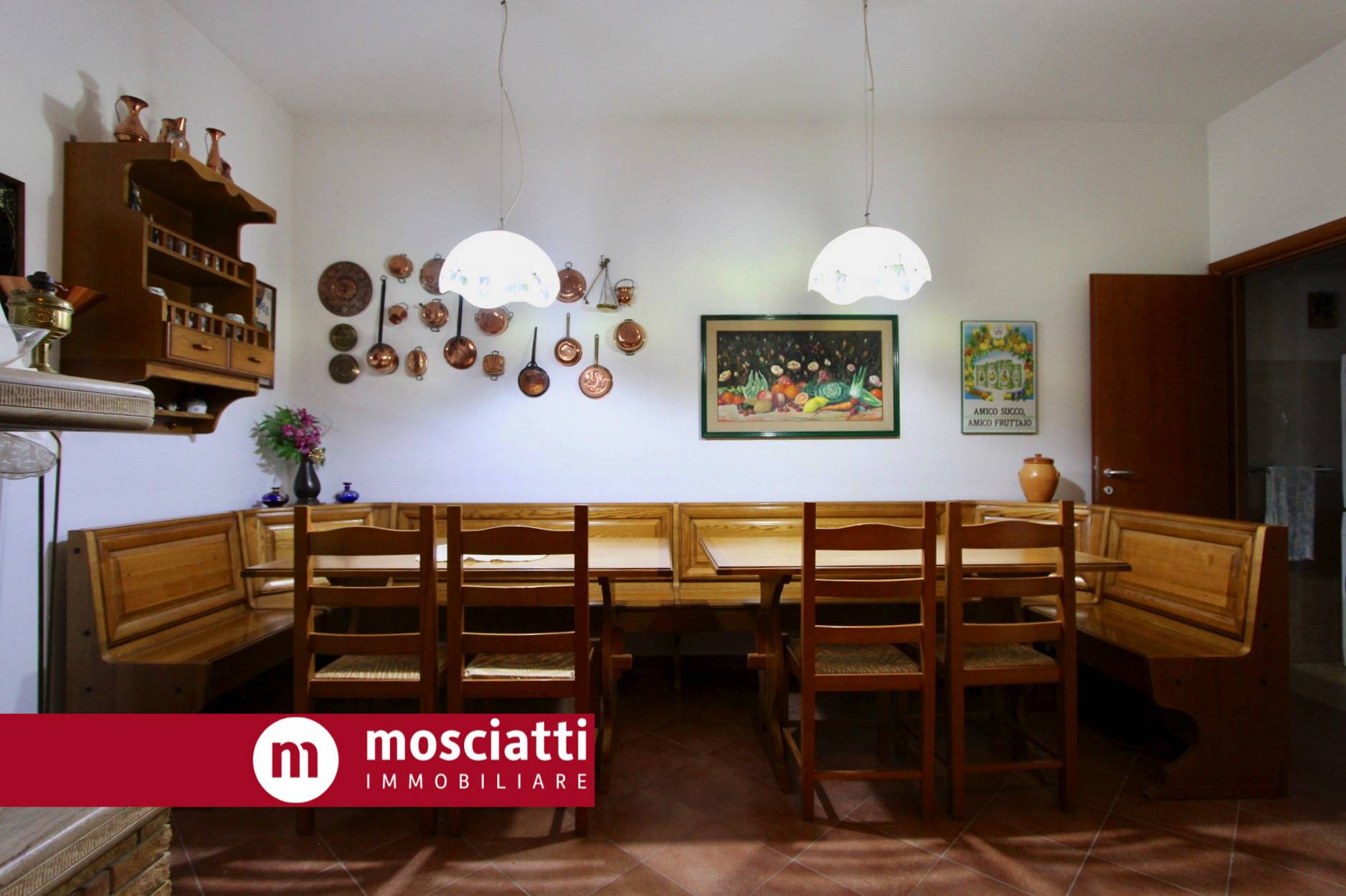 Villa in vendita a Camerino (MC)