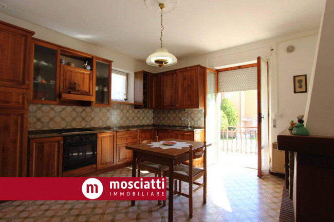 Casa indipendente in vendita a Castelraimondo (MC)