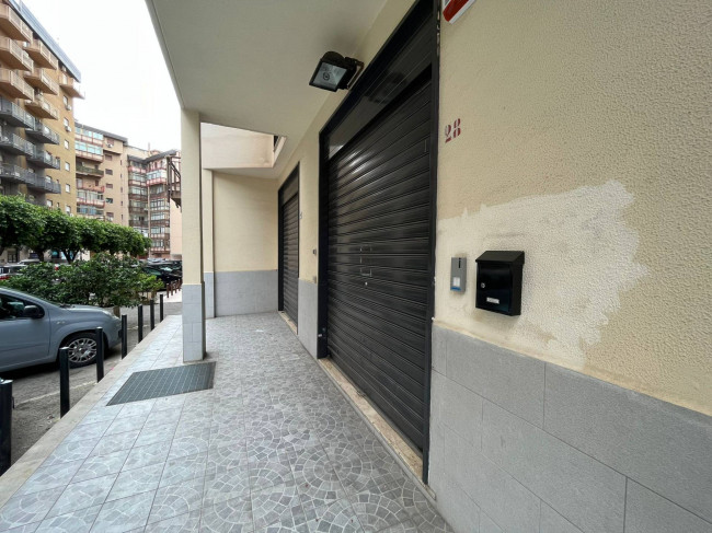 Fondo commerciale in vendita a Montegrappa, Palermo (PA)
