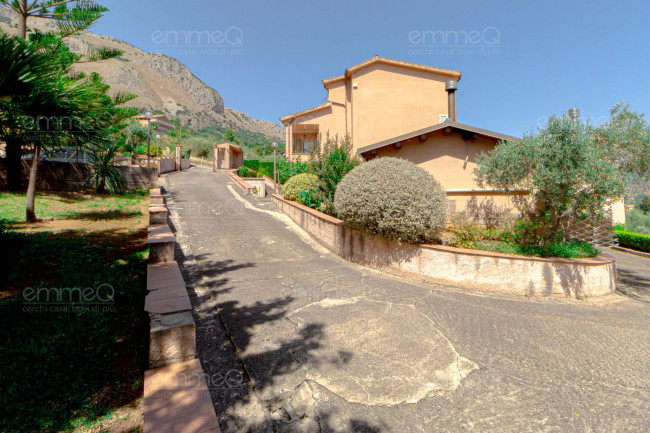 Villa in vendita a Castelbuono