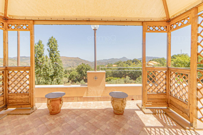 Villa in vendita a Castelbuono