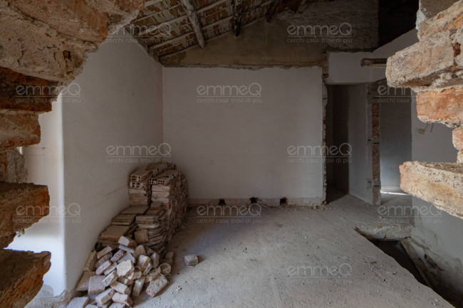 Edificio in vendita a Castelbuono