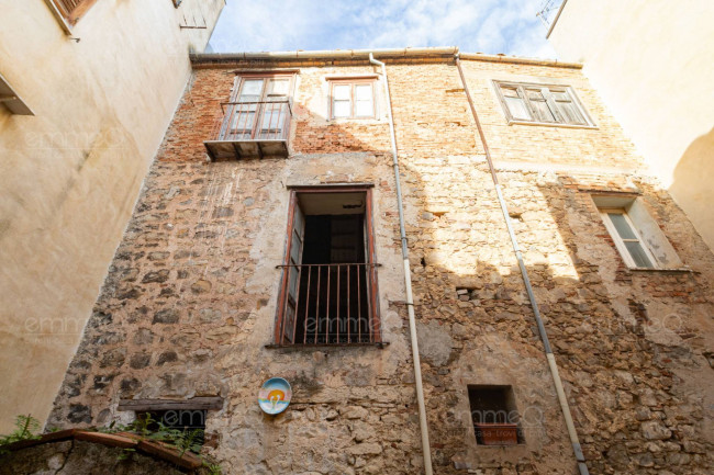 Edificio in vendita a Castelbuono