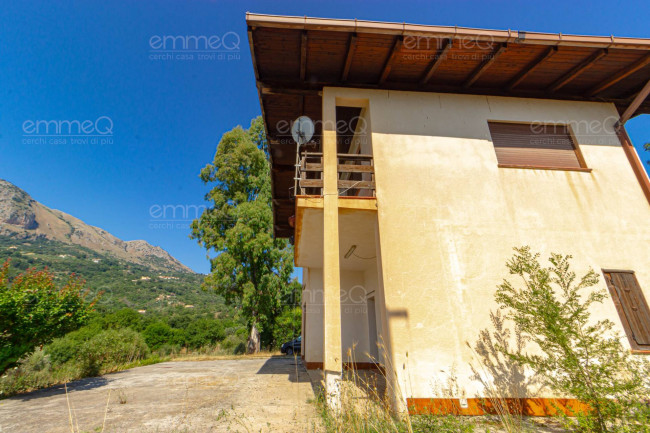 Appartamento in vendita a Castelbuono