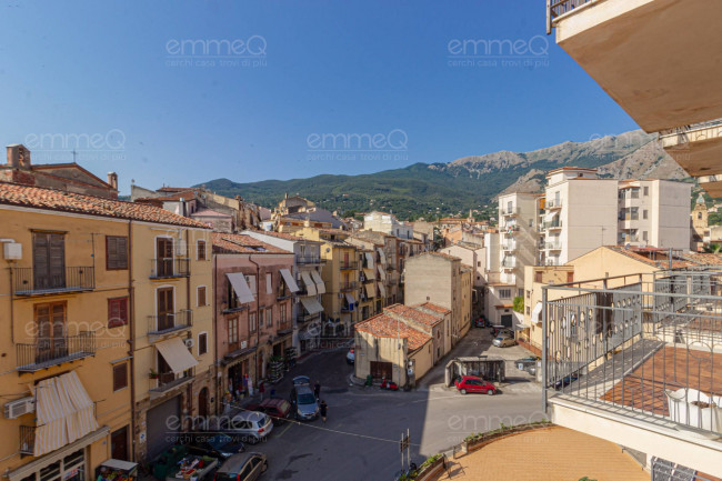 Appartamento in vendita a Castelbuono