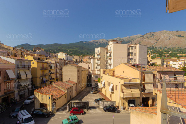Appartamento in vendita a Castelbuono