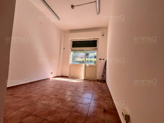 Locale commerciale in vendita a Palermo
