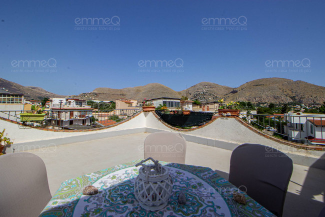 Villetta bifamiliare in vendita a Palermo