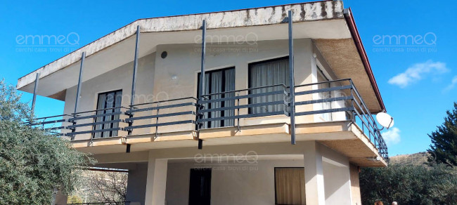 Villa in vendita a Ventimiglia di Sicilia