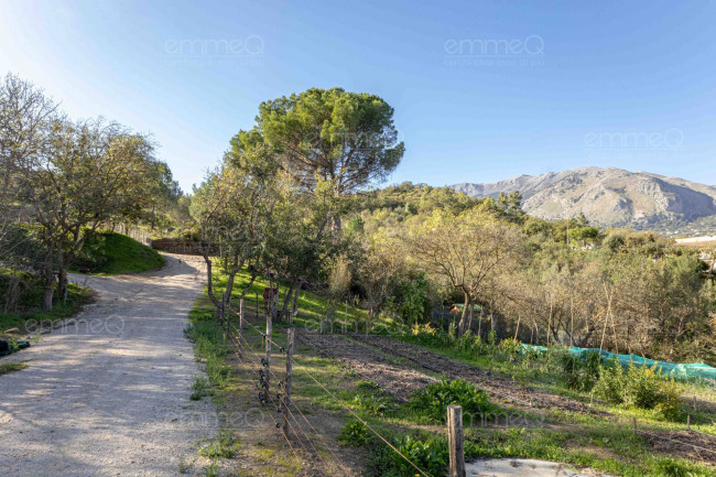 Villetta bifamiliare in vendita a Castelbuono