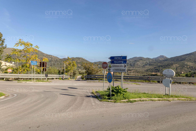 Villetta bifamiliare in vendita a Castelbuono