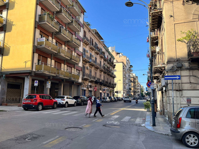 Locale commerciale in affitto a Palermo