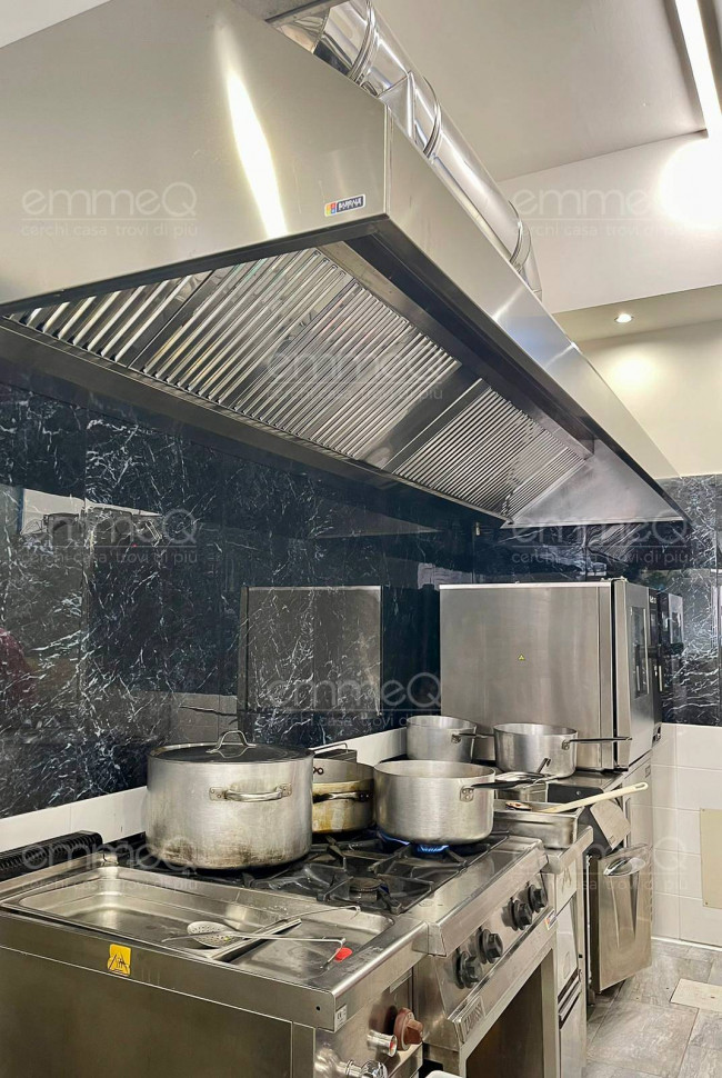 Locale commerciale in vendita a Palermo