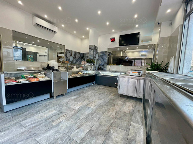 Locale commerciale in vendita a Palermo