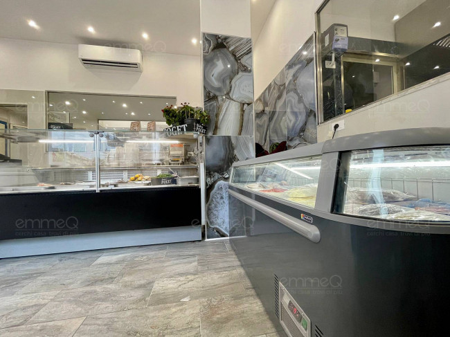 Locale commerciale in vendita a Palermo