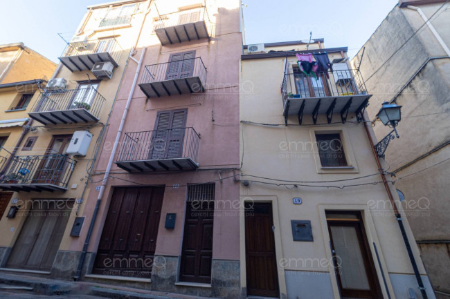Edificio in vendita a Castelbuono