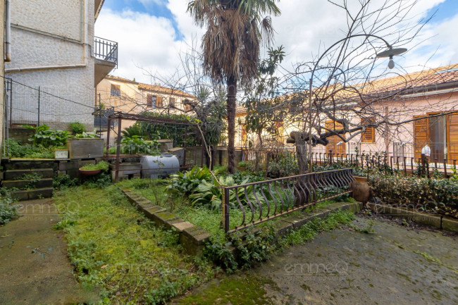 Edificio in vendita a Castelbuono